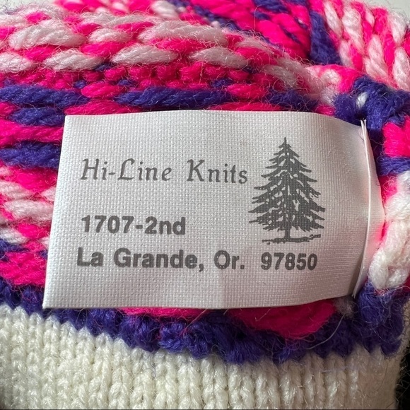 HI-LINE KNITS WOOL SKI HAT with ear flaps and cute tassels. Pink purple & White - Picture 3 of 4